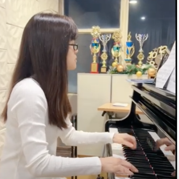成人鋼琴團員鄧鄧｜演奏蕭邦：夜曲