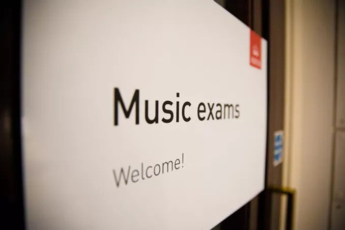Read more about the article 探索ABRSM英國皇家檢定：最具公信力的音樂界大考