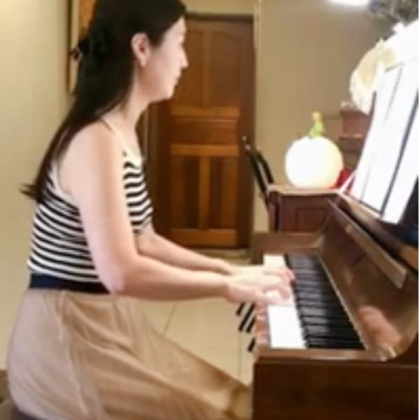 成人鋼琴團員惠伶｜演奏宮崎駿：神隱少女