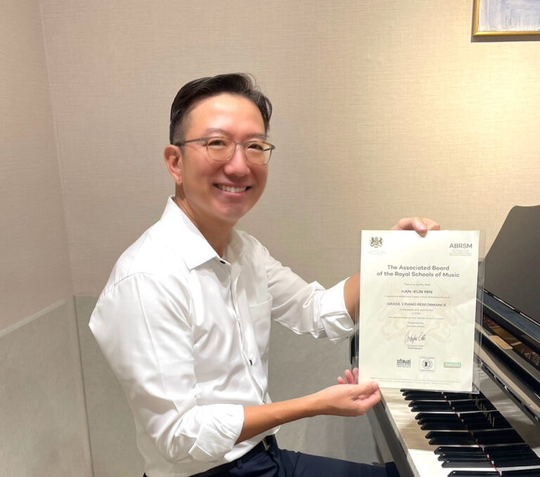 Read more about the article 恭喜成人鋼琴團員漢琨｜特優通過英國皇家音樂檢定三級